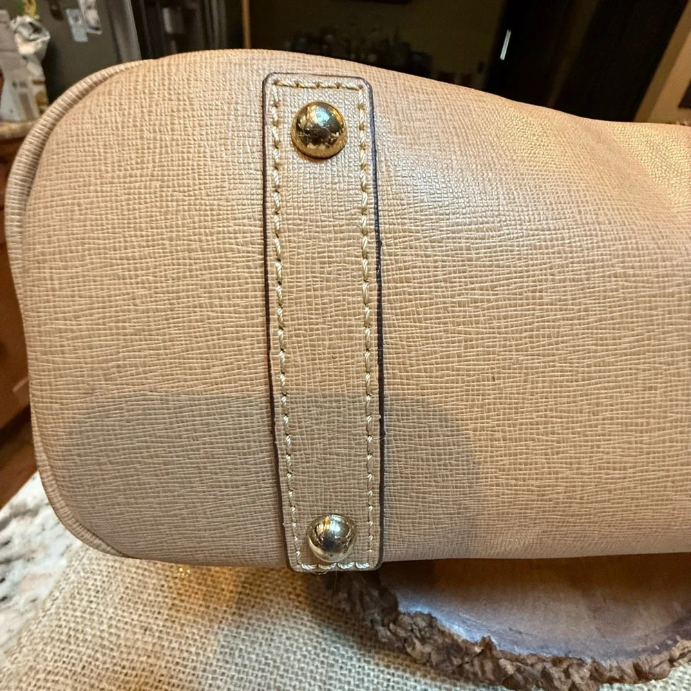 Dooney & Bourke Beige Satchel. like New! EUC. It will never go out of style. - Picture 4 of 16
